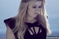 Kelly Clarkson, Bruno Mars to Headline The Voice Finale
