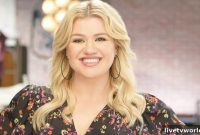 Kelly Clarkson: Idol Wasn’t Fun; Louis Tomlinson Drops Single