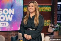 Kelly Clarkson Reveals New Album Title — Watch the Video