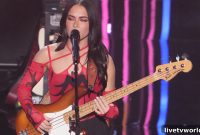 Kaeyra Swaps Piano for Electric Guitar on American Idol