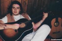 Colin Stough Reveals New Song as Kelly Clarkson Surprises Busker