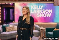Kelly Clarkson to Host Rockefeller Center Christmas Show and Perform