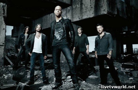 Chris Daughtry performing