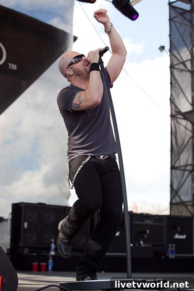 Daughtry band on stage
