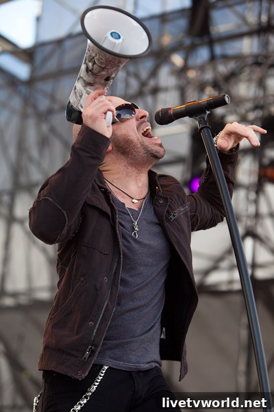 Daughtry live at Coke Zero Countdown