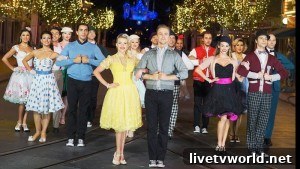 whitney-carson-derek-hough