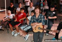 Alex Lambert Brings Music to Children’s Hospital Los Angeles