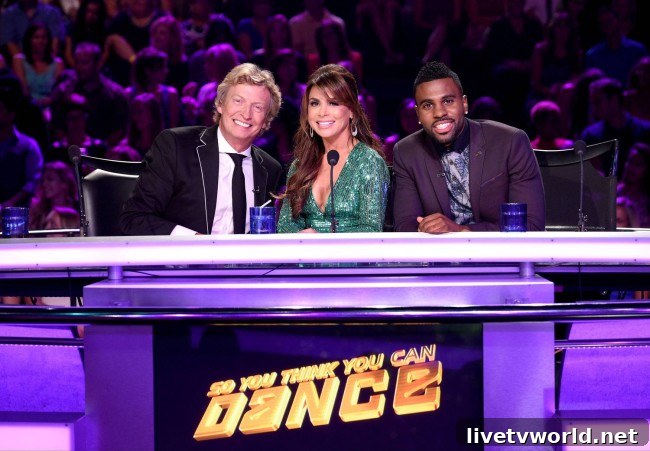 JUDGES: SO YOU THINK YOU CAN DANCE: L-R: Resident judges Nigel Lythgoe, Paula Abdul and Jason Derulo on SO YOU THINK YOU CAN DANCE airing Monday, September 7 (8:00-10:00 PM ET live/PT tape delayed) on FOX. ©2015 FOX Broadcasting Co. Cr: Michael Becker